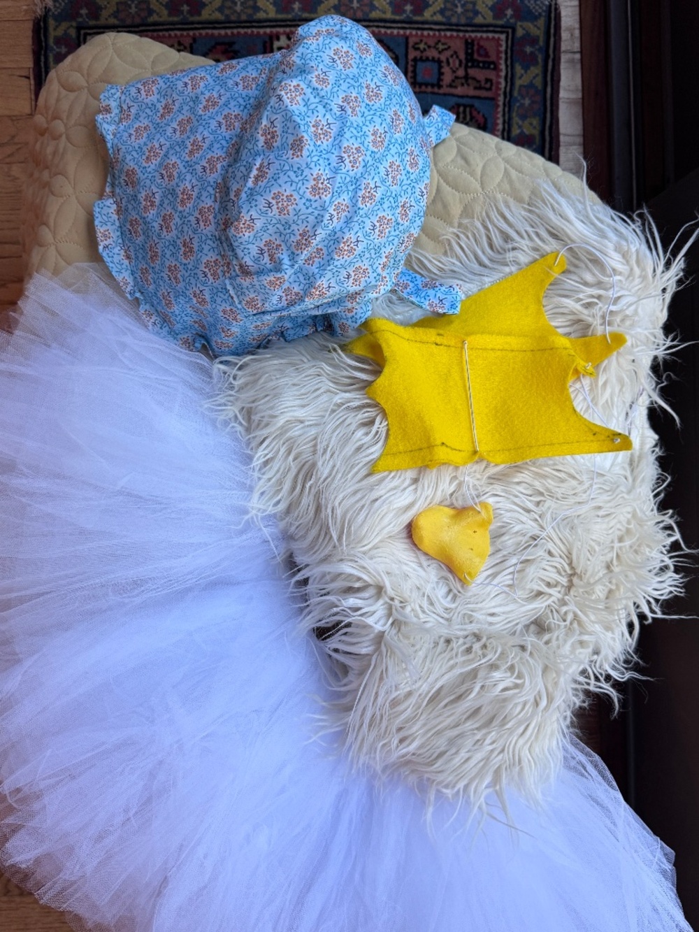 The Jemima Paddle-Duck (Peter Rabbit) Costume (Adult XS/S, ~108 pounds)